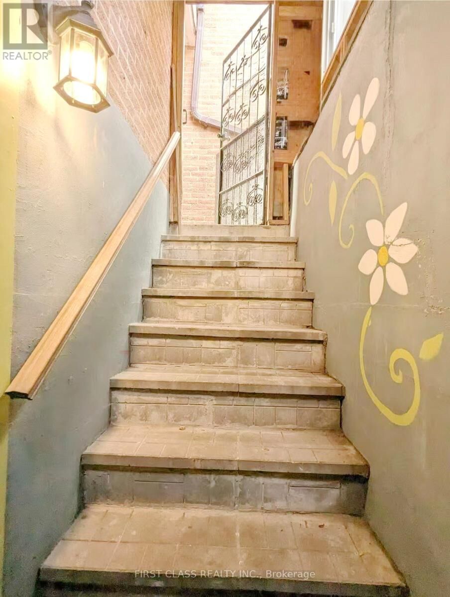 Property Photo: 1226 Kos Boulevard Bsmnt ON L5J 4L7