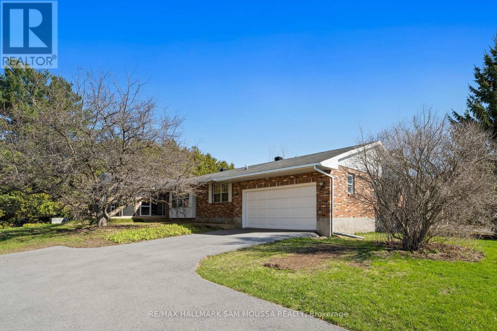 Property Photo:  118 Juanita Avenue  ON K0A 1L0 