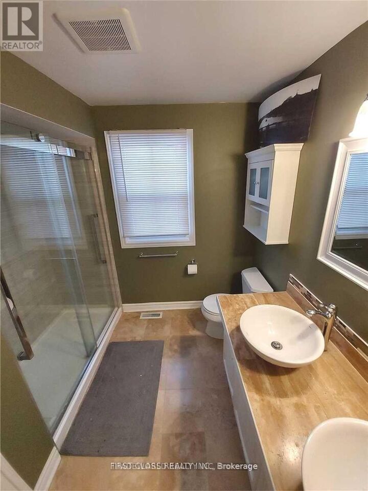 Property Photo: 880 Leslie Valley Drive M&Amp2nd ON L3Y 7G9