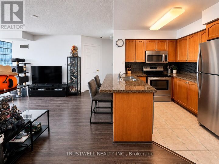 Property Photo:  18 Spring Garden Avenue Ph107  ON M2N 7M2 