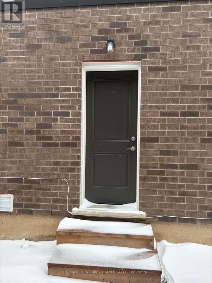 Property Photo:  146 Bur Oak Drive  ON L2V 0L7 