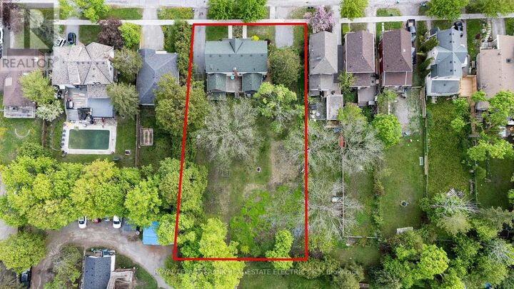 Property Photo:  727 Bethune Street North  ON K9H 4A5 