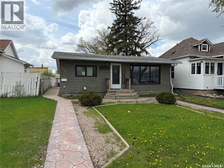 Property Photo:  936 Wallace Street  SK S4N 3Y5 