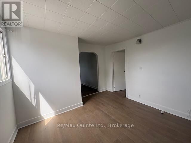 Property Photo:  19 Alberta Street 2  ON K8V 4P5 