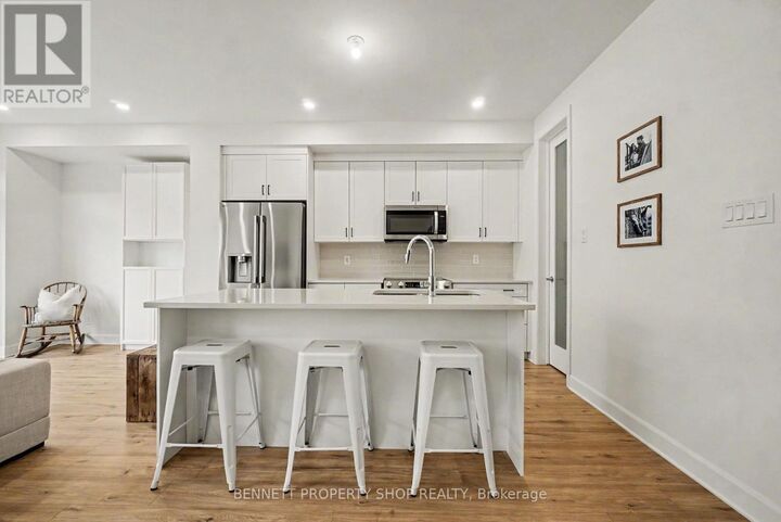 Property Photo: 1047 Ventus Way ON K1W 0M5