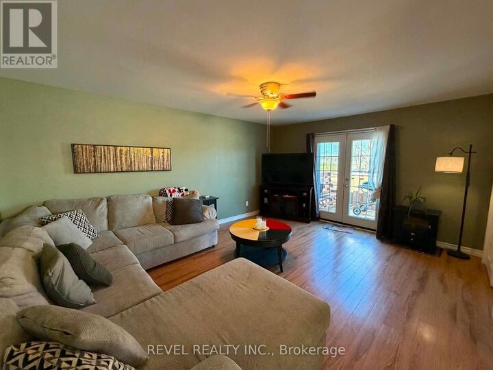 Property Photo:  894 Suzanne Street  ON P4P 1A9 