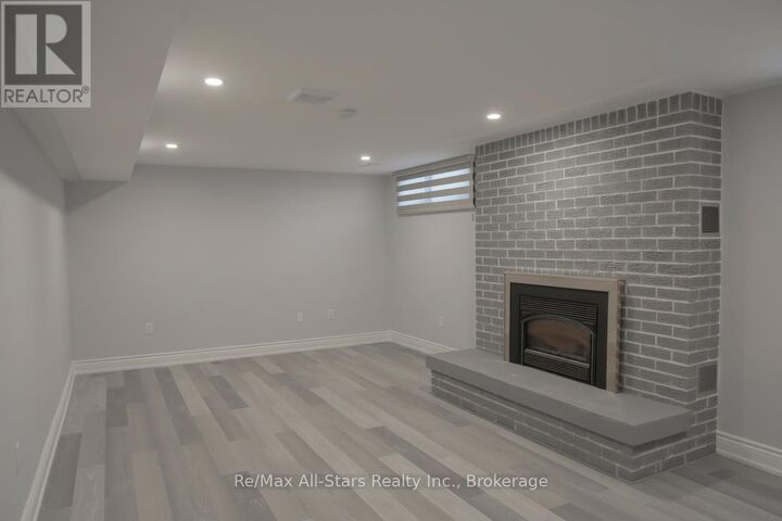 Property Photo:  1 Crescent Court Lower  ON K9V 3Y8 