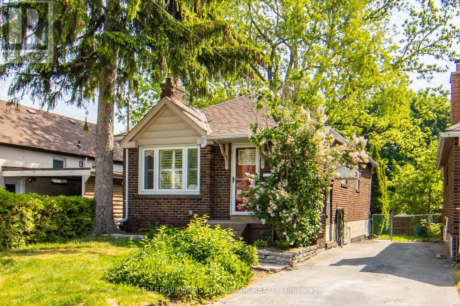 Property Photo:  57 Red Deer Avenue  ON M1N 2Z3 