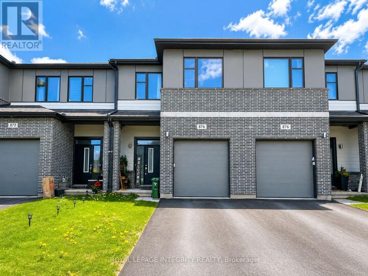 Property Photo: 874 Paseana Place ON K2V 0P5