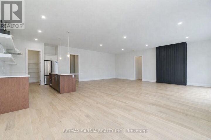 Property Photo: 601 Sweetbay Crescent ON N7S 0A8