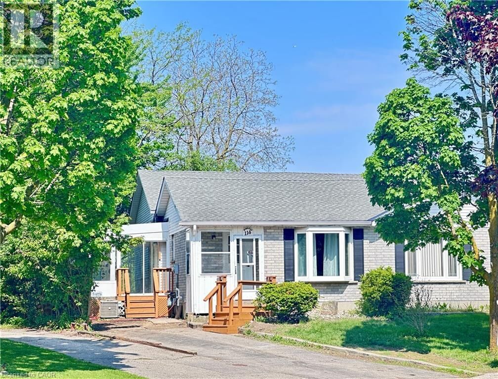 Property Photo: 114 Wendy Court ON N2A 3T3