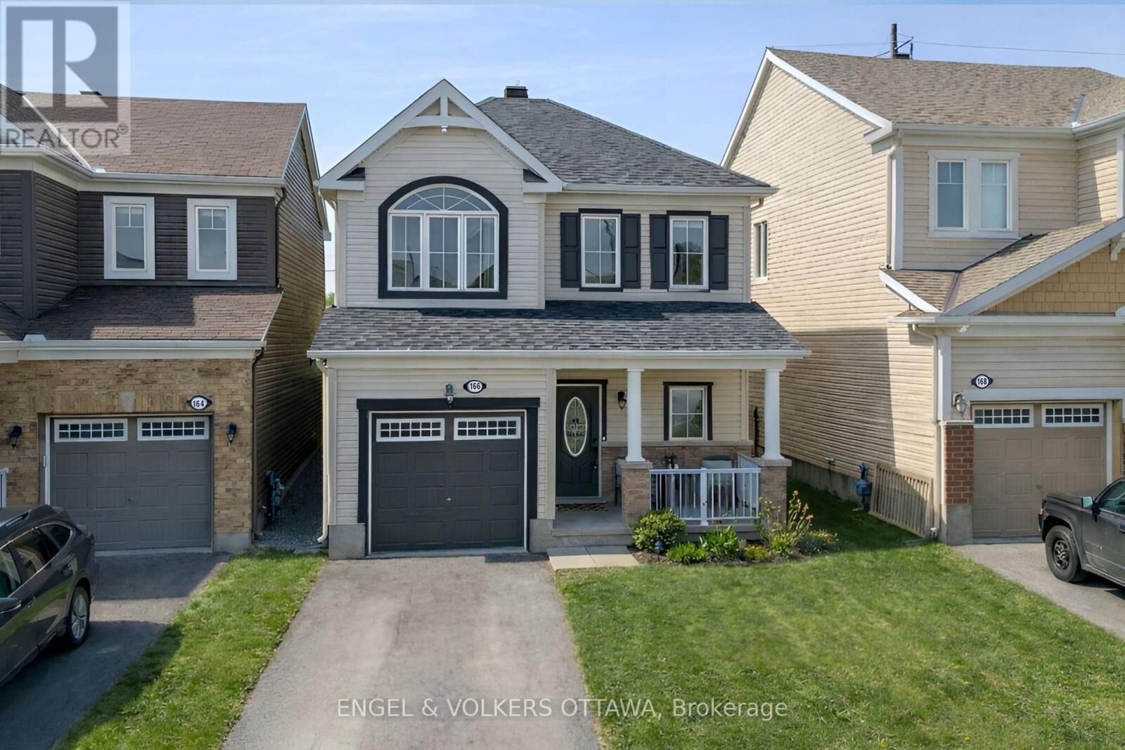 Property Photo:  166 Lily Pond Street  ON K2M 0J5 