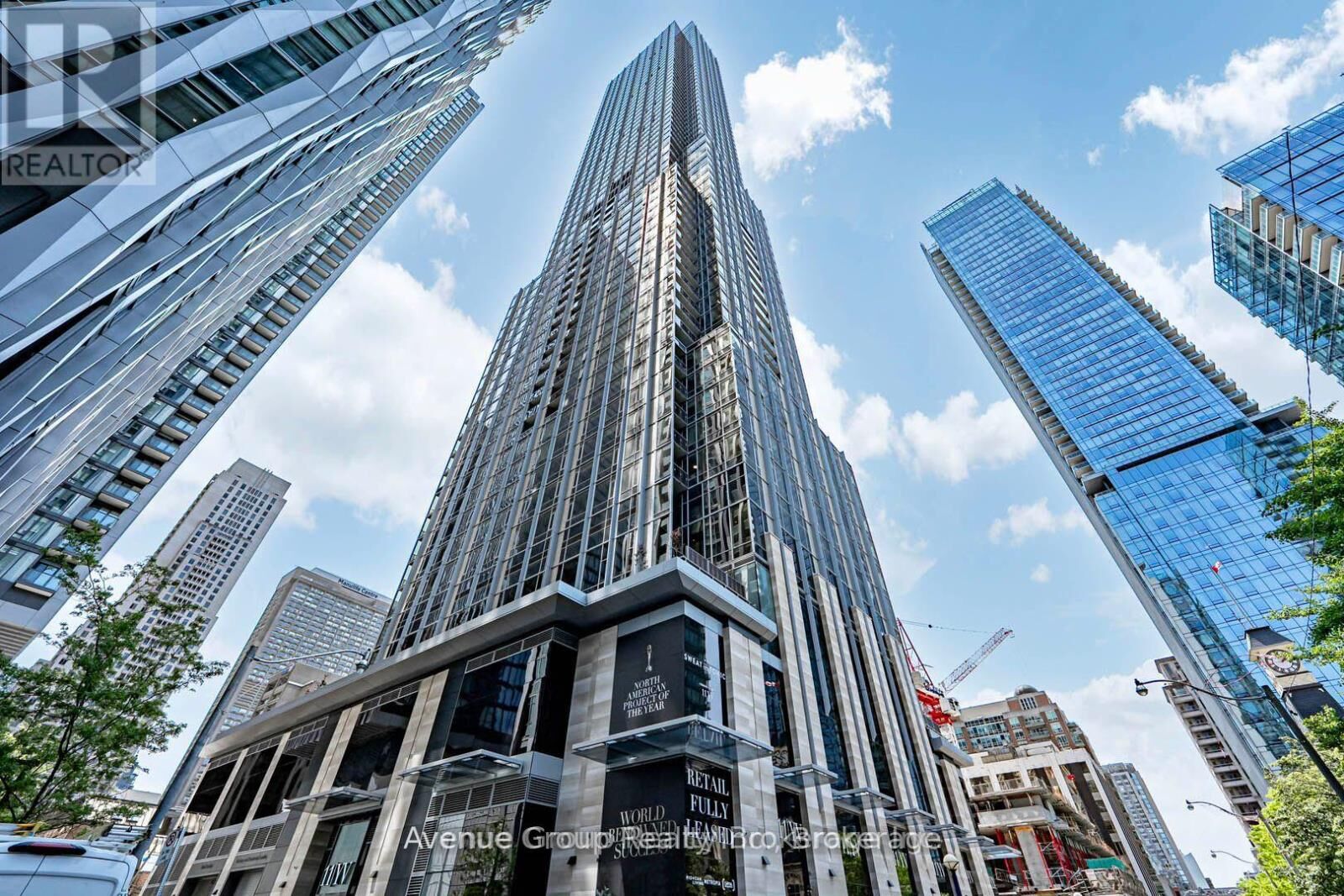Property Photo: 11 Yorkville Avenue 5503 ON M4W 0B7