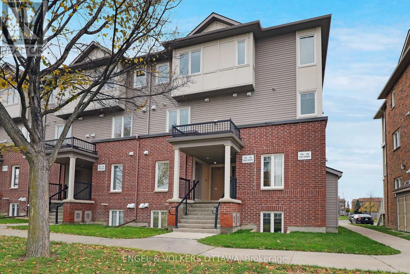 Property Photo: 270 Espin Heights ON K2J 0Y8