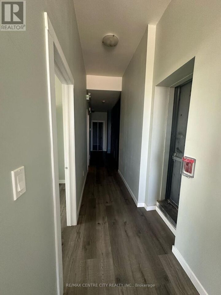 Property Photo: 362 Richmond Street 8 ON N6A 3C3