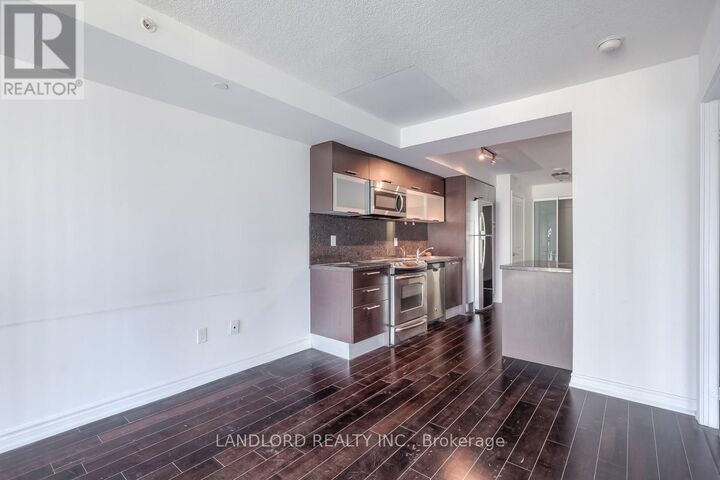 Property Photo:  386 Yonge Street 1816  ON M5B 0A5 