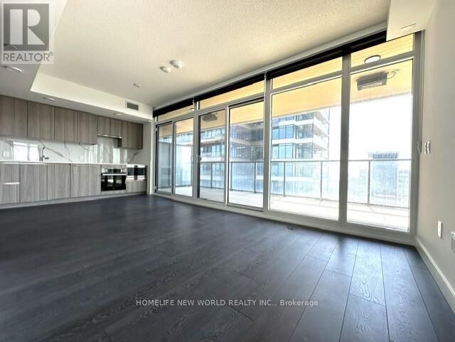 Property Photo: 1 Concord Cityplace Way 5011 ON M5V 0X3