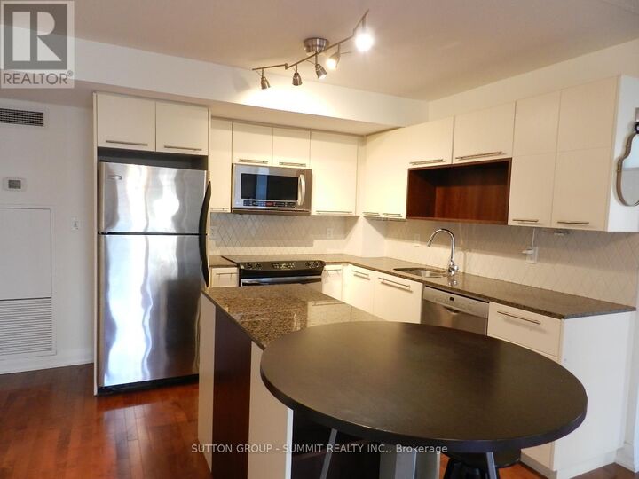 Property Photo:  25 Carlton Street 506  ON M5B 1L4 