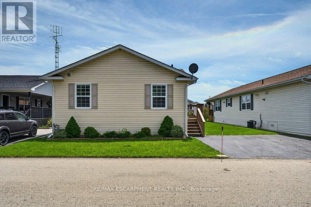 Property Photo: 4578 Susanna Lane ON L3J 0W1