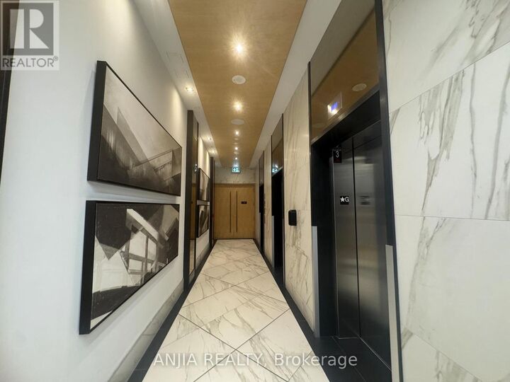 Property Photo: 89 McGill Street 2006 ON M5B 1H5
