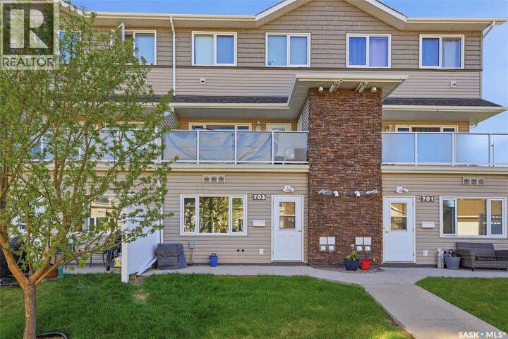 Property Photo: 703 1022 Hampton Circle SK S7R 0K3