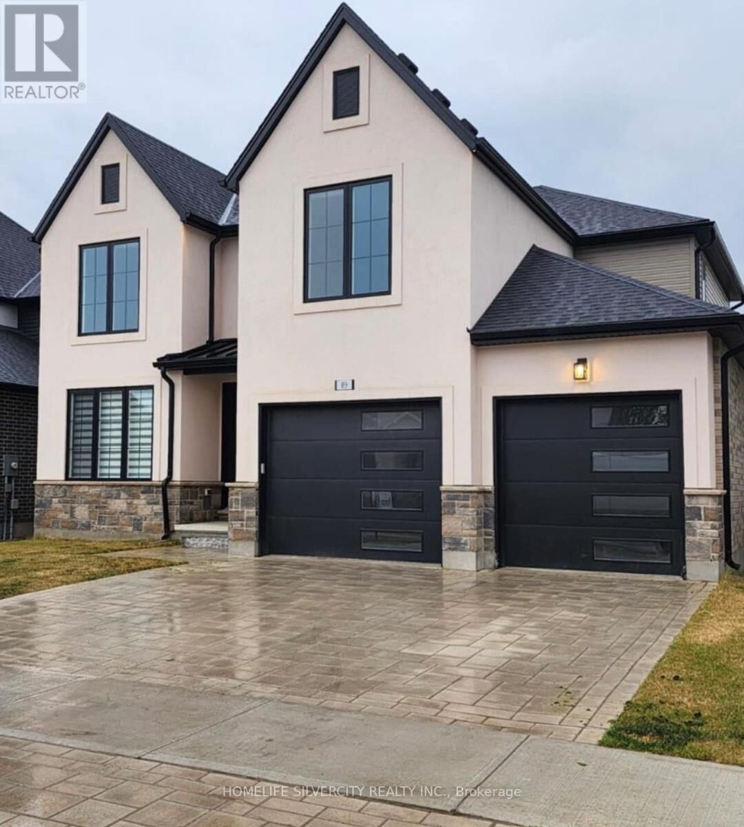 Property Photo:  89 Royal Cres Crescent  ON N5P 0G2 