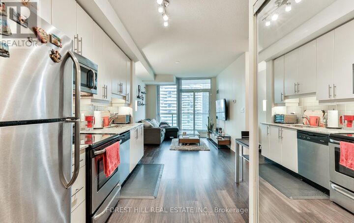 Property Photo:  33 Bay Street 2102  ON M5J 2Z3 