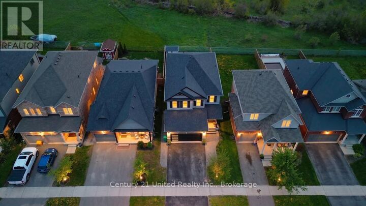 Property Photo: 604 Settlers Ridge ON K9L 0G3