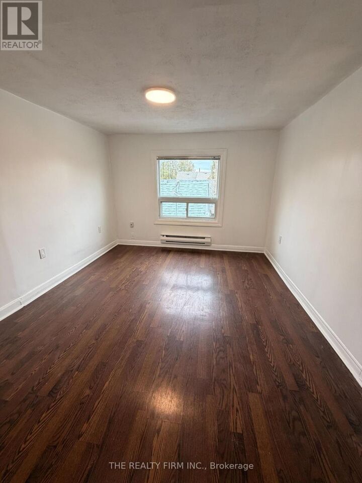 Property Photo:  25 Glenwood Avenue Upper  ON N5Z 2P7 