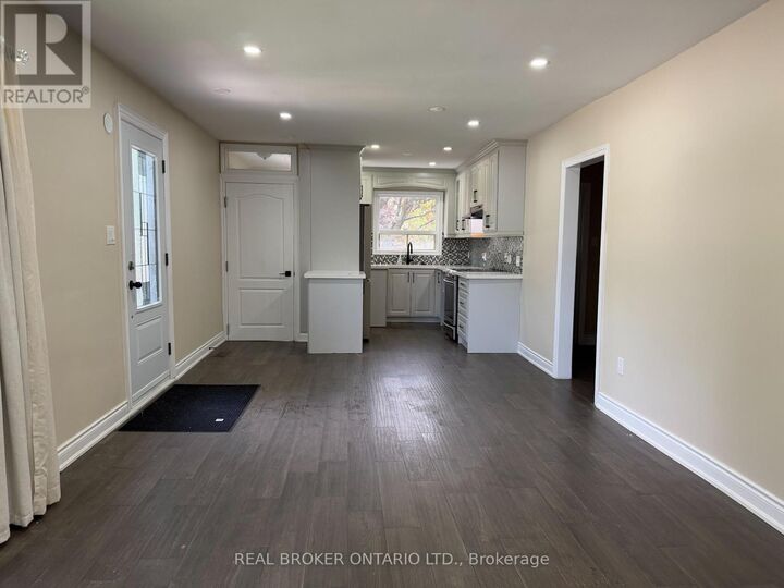 Property Photo:  4 Keats Avenue Main  ON L7G 1T4 