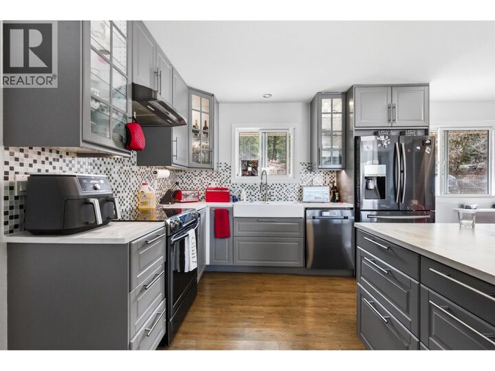 Property Photo: 411 Richard Street BC V2G 3L8