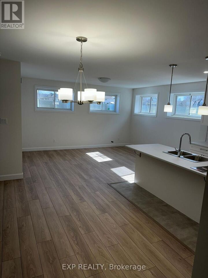 Property Photo:  233 Cypress Street  ON K0A 2M0 