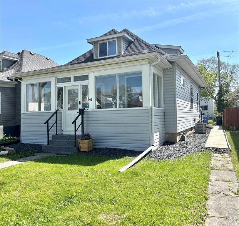 Property Photo: 66 Noble Avenue MB R2L 0J6