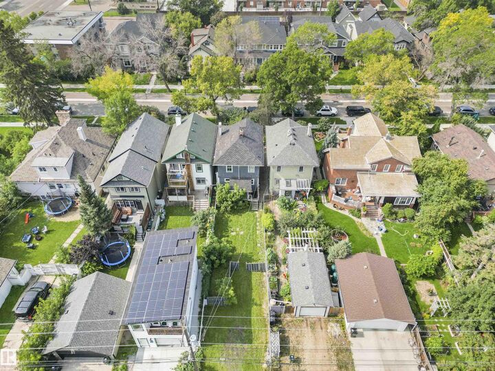 Property Photo:  11121 127 Street NW  AB T5M 0T5 