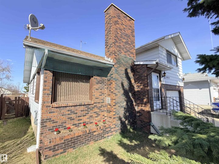 Property Photo: 10628 109 Street AB T7P 1A9