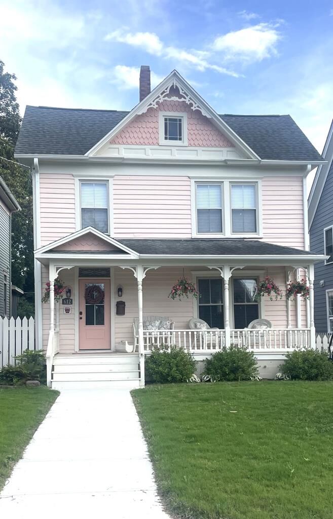 Property Photo: 612 Tazewell Ave VA 23310