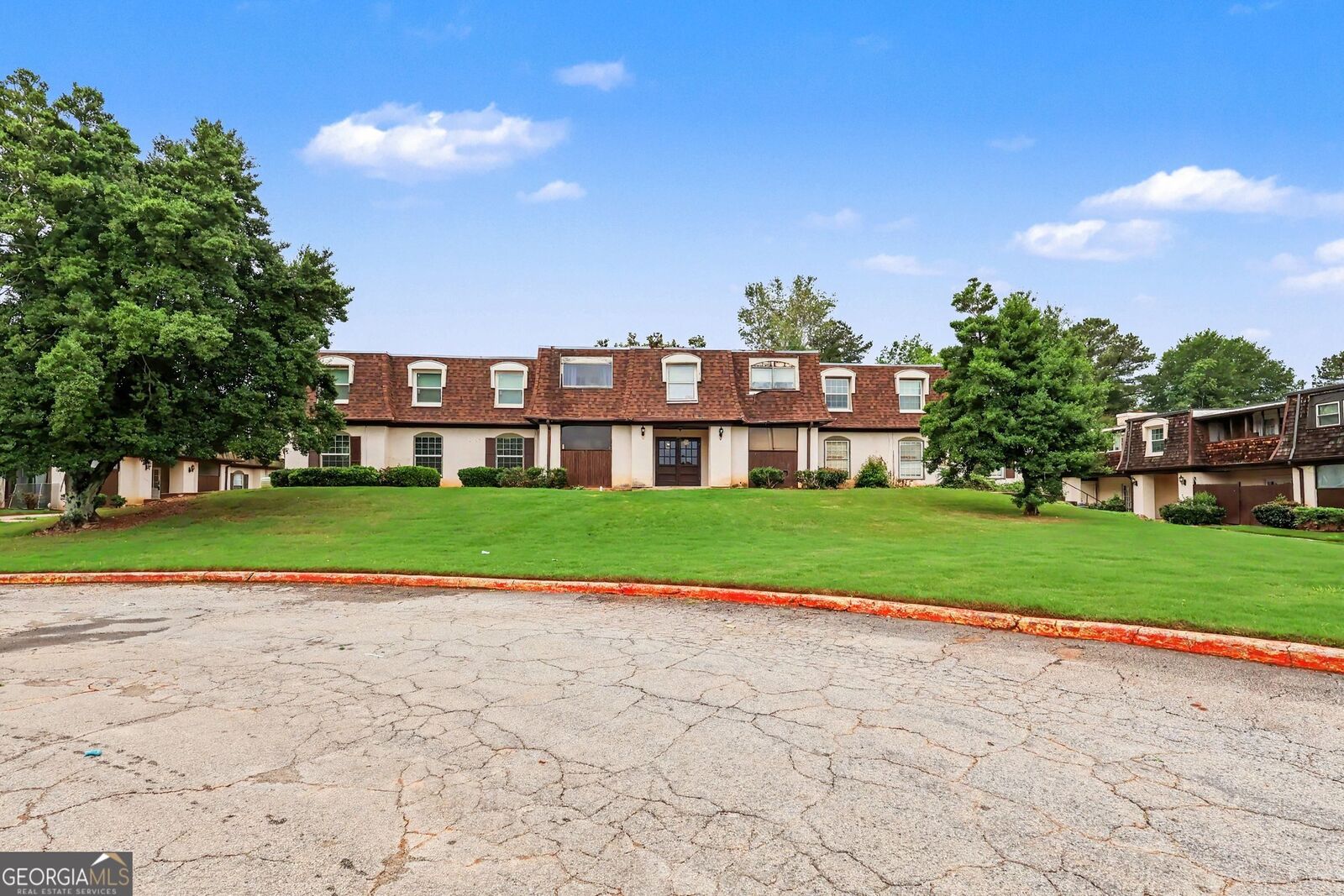 Property Photo:  129 Rue Fontaine  GA 30038 