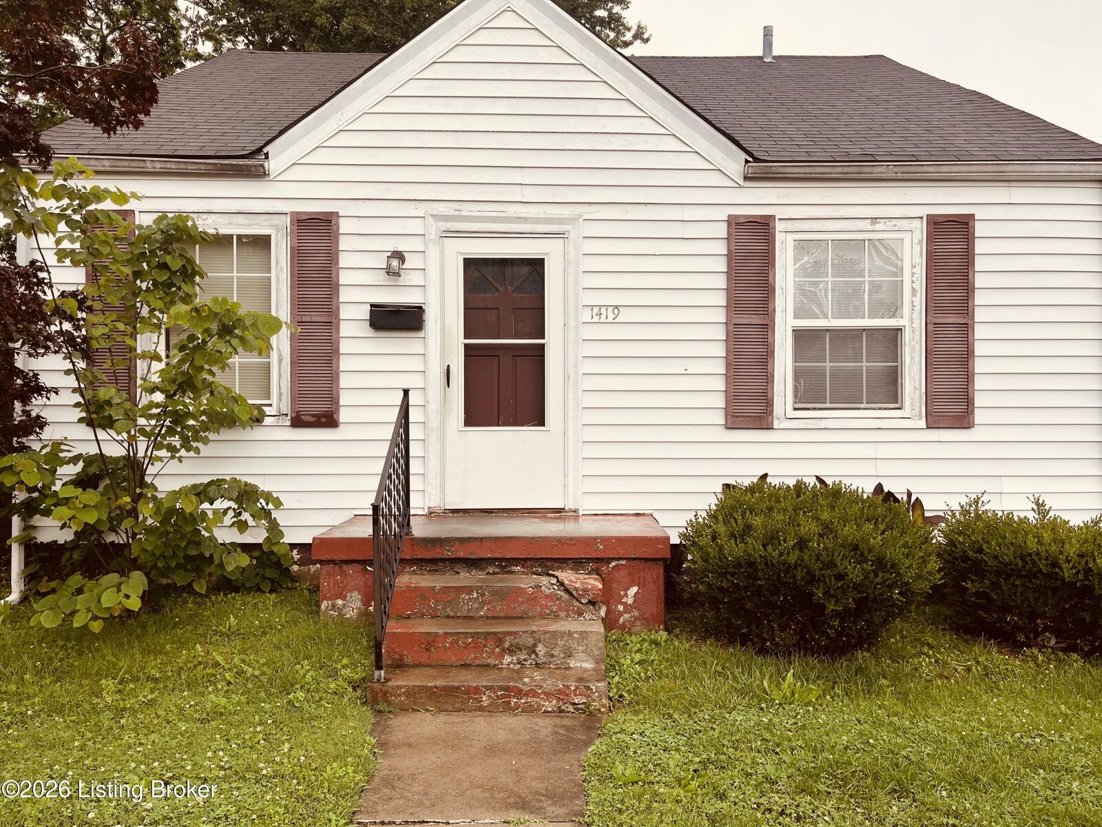 Property Photo:  1419 Wurtele Ave  KY 40208 