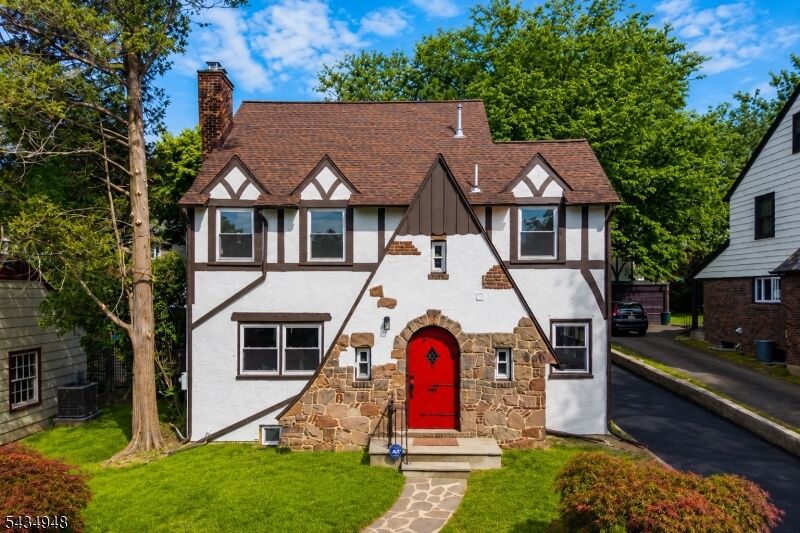 Property Photo:  6 Norfolk Ave  NJ 07040 