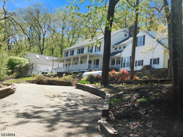 Property Photo:  4 Spring Hill Rd  NJ 08801 