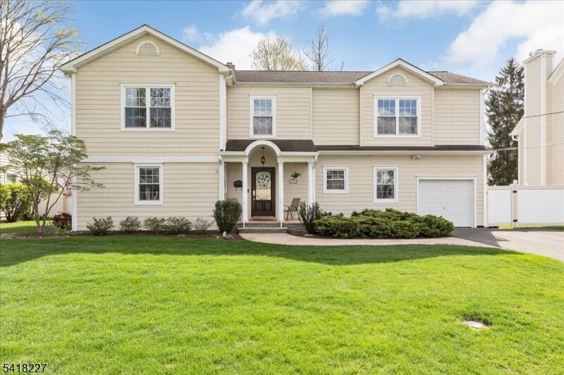 Property Photo:  29 Mohawk Trl  NJ 07090 