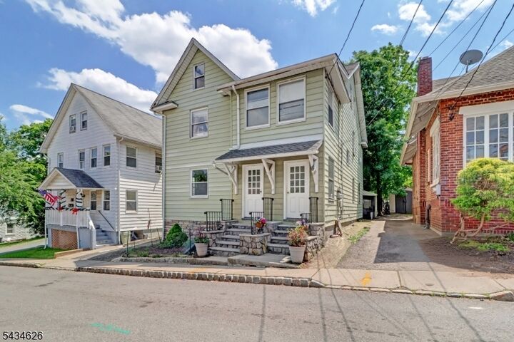 Property Photo:  17 Logan Pl  NJ 07960 