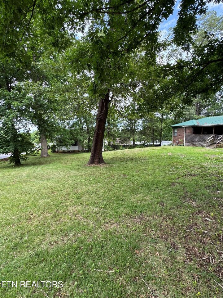 Property Photo:  504 Akers St  TN 37804 