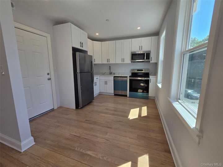 Property Photo:  965 Main Street 2  NY 10801 
