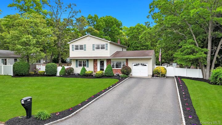 Property Photo:  277 Magnolia Drive  NY 11784 