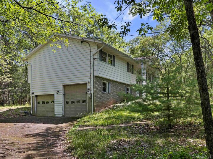 Property Photo:  1079 Josephs Boulevard  NY 12477 