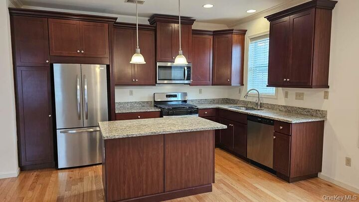 Property Photo:  305 Canter Court  NY 10924 
