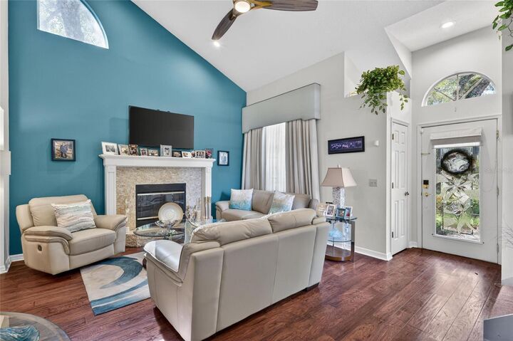 Property Photo:  1311 W Carissa Court  FL 33604 