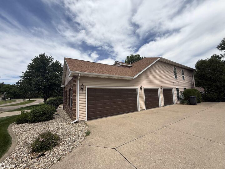Property Photo:  1508 Orchard Meadow Drive B  IA 52601 
