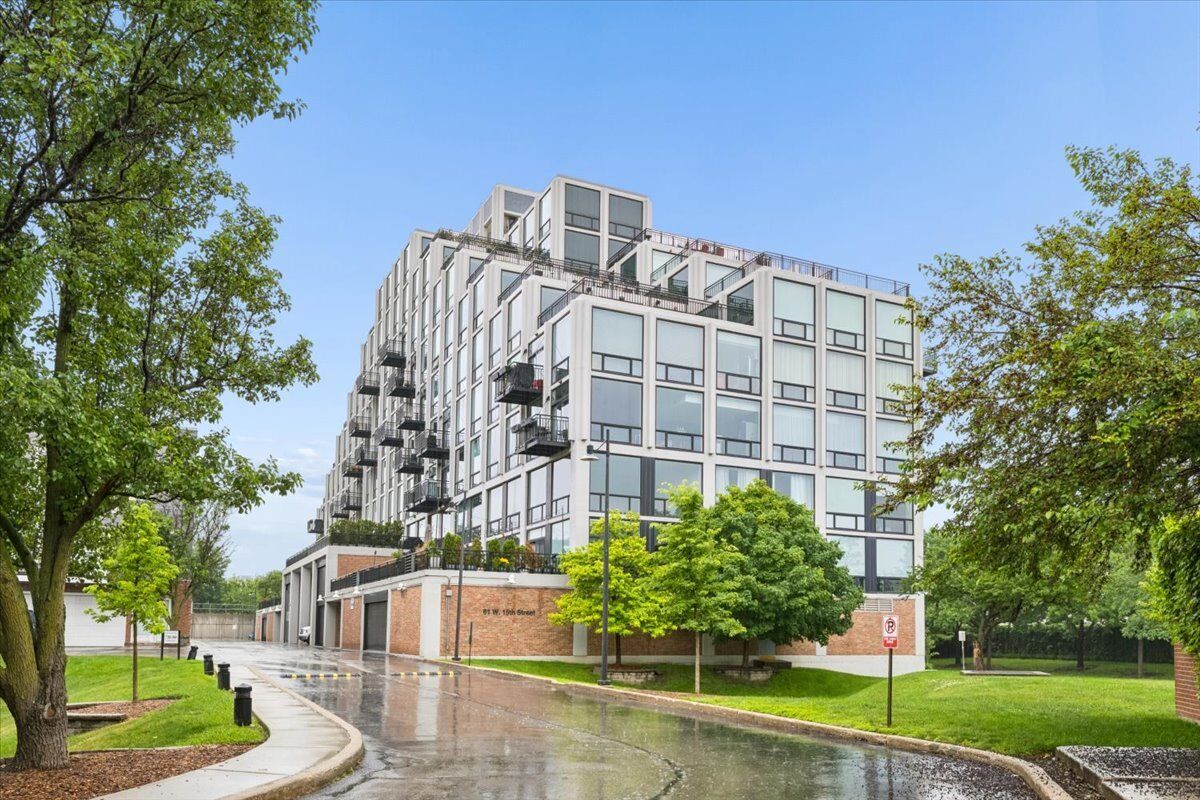 Property Photo:  61 W 15th Street 806  IL 60605 